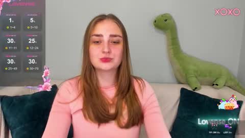 Snapshot of hazevee chatting on February 20, 1:35 am hazevee online show from February 20, 1:35 am