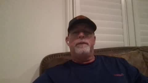 Snapshot of hdeuce22 chatting on April 6, 12:19 am Hdeuce22 online show from April 6, 12:19 am