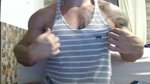 Snapshot of healedcarioca chatting on December 7, 7:43 pm Brazilian bigdick online show from December 7, 7:43 pm