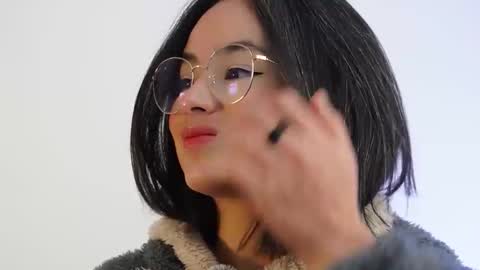 hearmymoans_18 online show from January 12, 7:52 pm