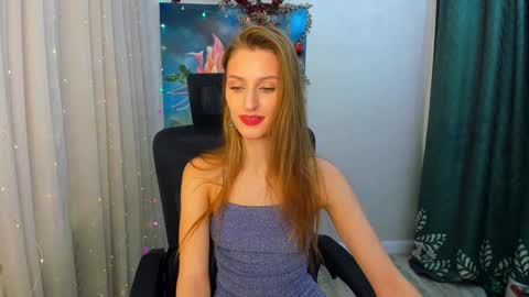 heartedlove_1 online show from December 12, 4:15 am