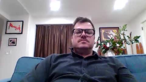 Snapshot of heartofadog604 chatting on December 17, 1:39 am MT online show from December 17, 1:39 am