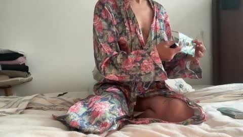 heatherfish online show from April 5, 12:57 pm