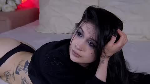 Snapshot of heatherivy_ chatting on July 2, 7:20 pm Heather Ivy online show from July 2, 7:20 pm