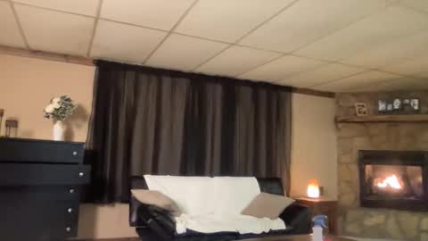 Snapshot of heathers_vip_room chatting on February 15, 7:16 am Heathers VIP Room online show from February 15, 7:16 am