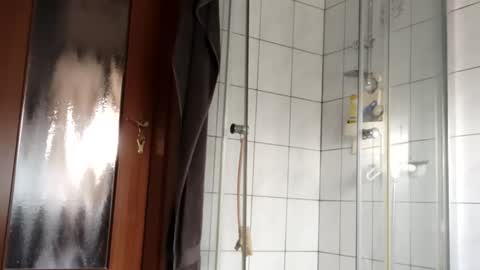 Snapshot of heaven_07 chatting on March 9, 2:10 pm heaven_07 online show from March 9, 2:10 pm