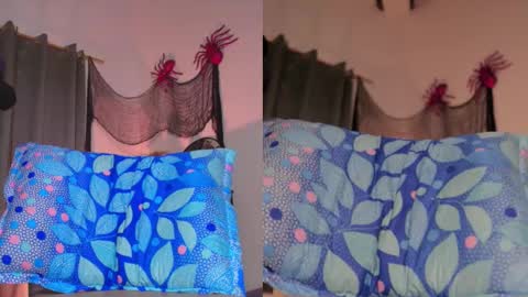 Snapshot of heaven_puertas chatting on October 25, 5:48 am heaven_puertas online show from October 25, 5:48 am