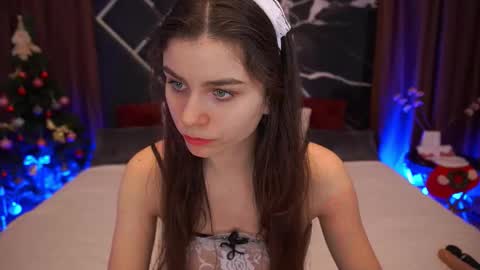 Snapshot of heavenelle chatting on December 22, 7:05 am heavenelle online show from December 22, 7:05 am