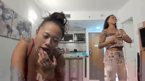 Snapshot of heavenngirlyy444 chatting on February 10, 4:19 am Heaven online show from February 10, 4:19 am