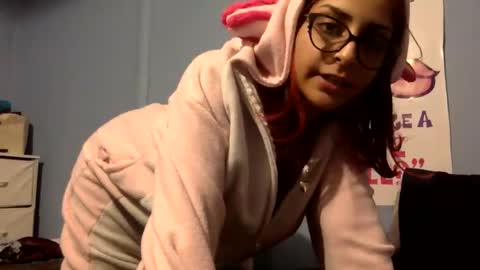 Snapshot of heavensbunny chatting on February 7, 3:12 am heaven the muslim slut online show from February 7, 3:12 am