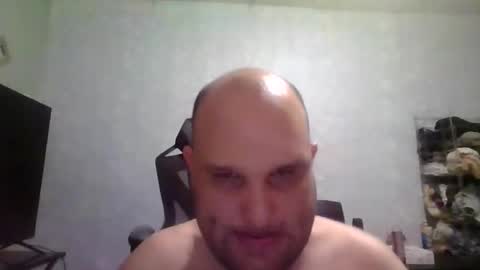 Snapshot of heavy_rebellxc chatting on December 8, 6:22 am Heavy Rebell online show from December 8, 6:22 am