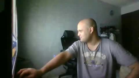 Snapshot of heavy_rebellxc chatting on December 25, 7:03 am Heavy Rebell online show from December 25, 7:03 am