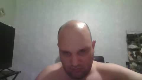 Snapshot of heavy_rebellxc chatting on January 1, 8:24 am Heavy Rebell online show from January 1, 8:24 am