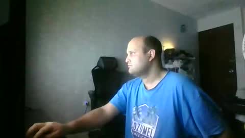 Snapshot of heavy_rebellxc chatting on February 16, 5:59 am Heavy Rebell online show from February 16, 5:59 am