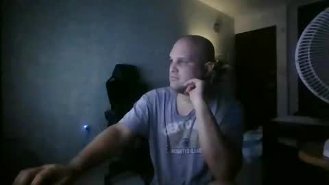 Snapshot of heavy_rebellxc chatting on February 25, 7:09 am Heavy Rebell online show from February 25, 7:09 am