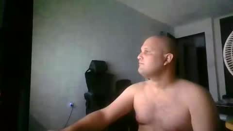 Snapshot of heavy_rebellxc chatting on February 26, 2:48 am Heavy Rebell online show from February 26, 2:48 am