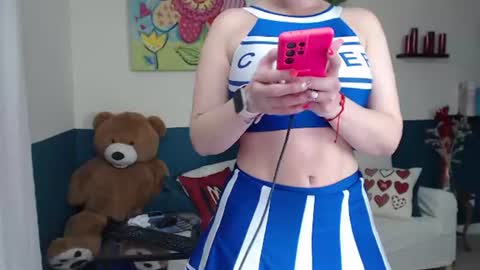 hebelongs2her online show from June 15, 7:38 pm