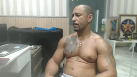 Snapshot of hebertgomes chatting on March 1, 10:21 pm hebertgomes online show from March 1, 10:21 pm