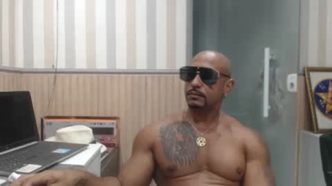 hebertgomes online show from May 10, 6:13 pm
