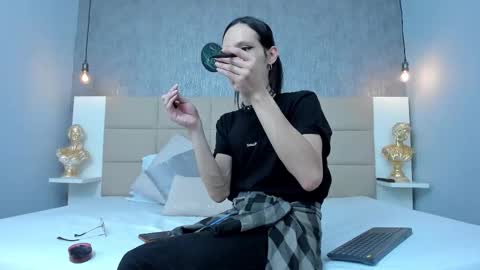 Keira Hecate online show from March 20, 7:30 pm