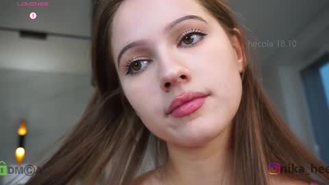 Snapshot of hecola chatting on October 18, 12:50 pm Nika next stream 200pm GMT online show from October 18, 12:50 pm