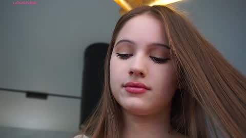 Snapshot of hecola chatting on November 2, 8:17 am Nika next stream 200pm GMT online show from November 2, 8:17 am