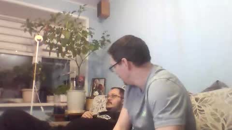 Snapshot of hedineko chatting on April 4, 2:36 pm hedineko online show from April 4, 2:36 pm