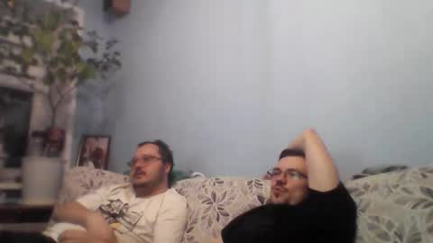 hedineko online show from May 10, 1:05 pm