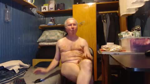 Snapshot of hedonista67 chatting on February 10, 6:13 pm hedonista67 online show from February 10, 6:13 pm