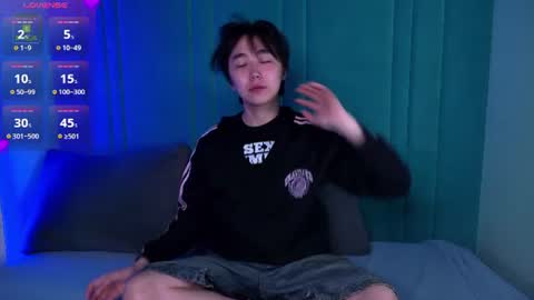 HEEJIN online show from June 24, 6:45 am