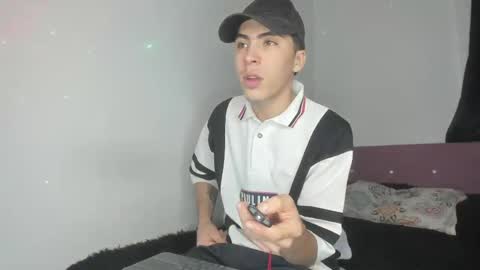 heellboy_ online show from May 7, 6:30 am
