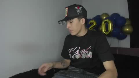 heellboy_ online show from May 16, 5:04 am