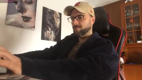 Snapshot of heels4funn chatting on November 13, 8:13 am Fran online show from November 13, 8:13 am