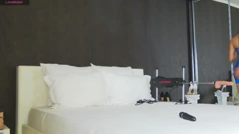 Helen online show from November 8, 7:19 am