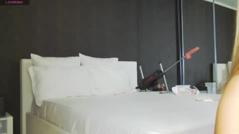 Helen online show from February 24, 8:45 am