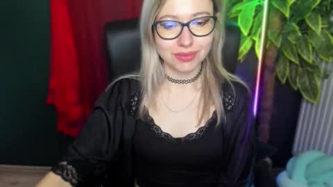 Snapshot of heidi_pleasure chatting on March 24, 5:56 am Heidi online show from March 24, 5:56 am