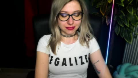 Snapshot of heidi_pleasure chatting on March 26, 5:46 am Heidi online show from March 26, 5:46 am