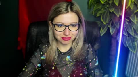 Snapshot of heidi_pleasure chatting on April 2, 4:32 am Heidi online show from April 2, 4:32 am