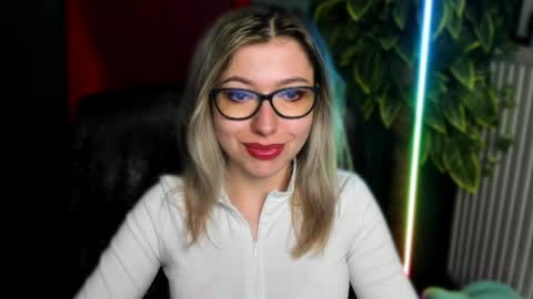 Snapshot of heidi_pleasure chatting on April 8, 4:56 am Heidi online show from April 8, 4:56 am