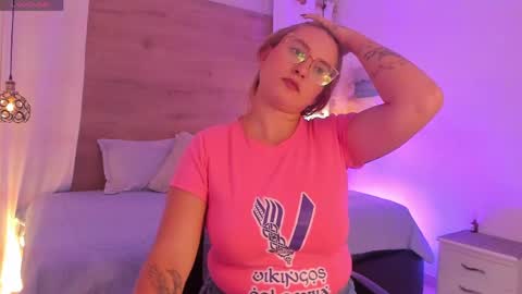 ANTARA REY online show from April 1, 12:17 pm