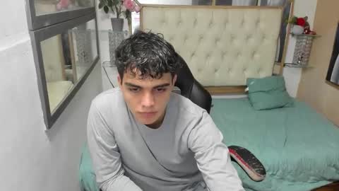 heiker_ online show from September 27, 2:49 am