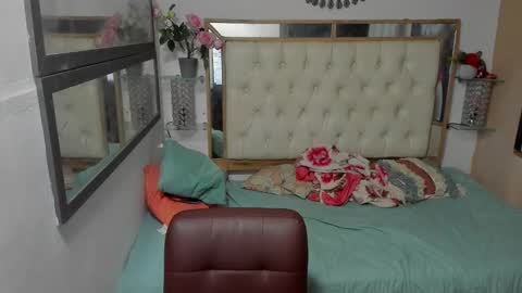 heiker_ online show from October 24, 2:41 am