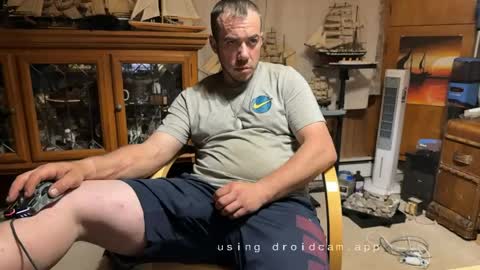 xxScubaStevexx online show from May 5, 4:42 am