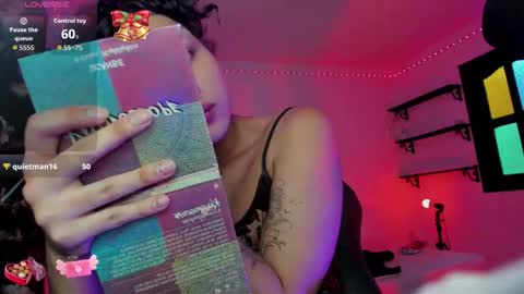 Snapshot of heka_prudence chatting on February 28, 10:44 pm Heka Prudence online show from February 28, 10:44 pm