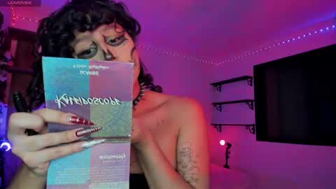 Snapshot of heka_prudence chatting on March 19, 3:54 am Heka Prudence online show from March 19, 3:54 am