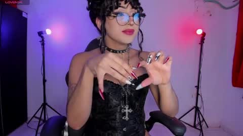 Heka Prudence online show from May 14, 11:22 pm