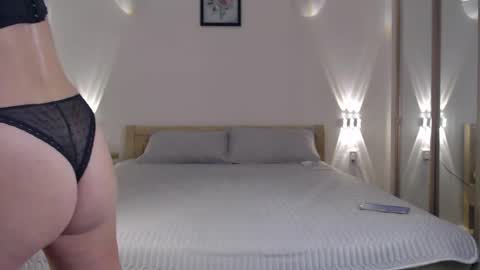 Helen online show from May 20, 2:23 pm