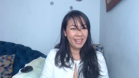 Snapshot of helen_lya chatting on November 20, 5:12 pm Helen online show from November 20, 5:12 pm