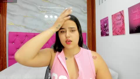 Snapshot of helen_russoo chatting on April 26, 5:43 pm Helen online show from April 26, 5:43 pm