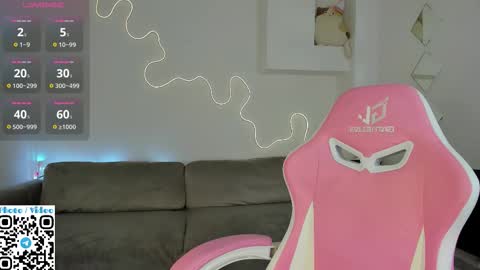 Snapshot of helen_spark chatting on October 22, 2:01 am helen_spark online show from October 22, 2:01 am